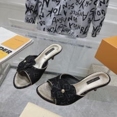 Louis Vuitton Slippers